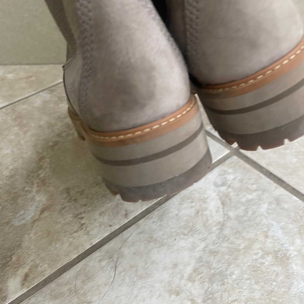 Timberland Courmayeur Valley Chelsea Boots Taupe Grey Nubuck Leather Womens 8.5 - Picture 3 of 11